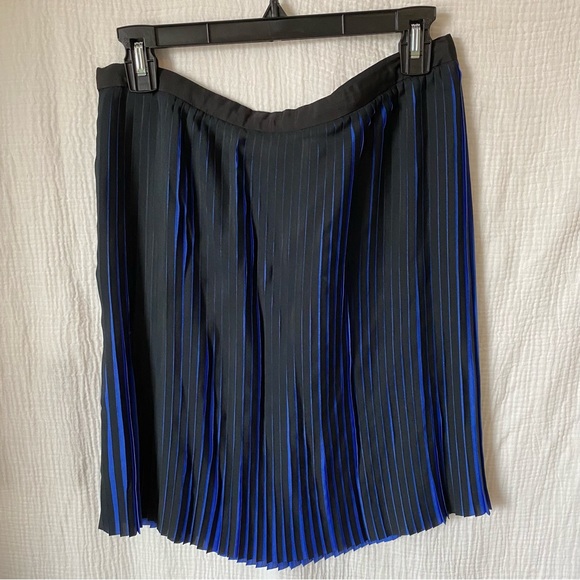 & Other Stories Accordion Skirt (40) - Picture 3 of 5